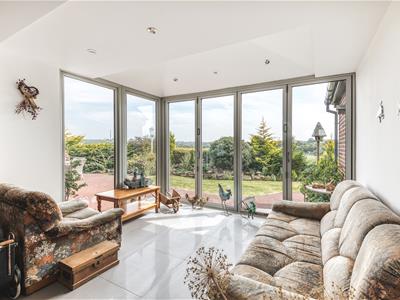 Large Inner Hallway/Garden Room